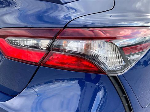 Used 2024 Toyota Camry SE image 29