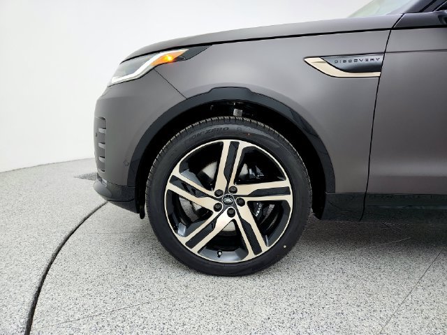 New 2026 Land Rover Discovery Limited Edition AWD/4WD image 25