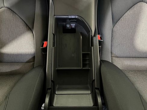 Used 2021 Toyota Camry LE image 24