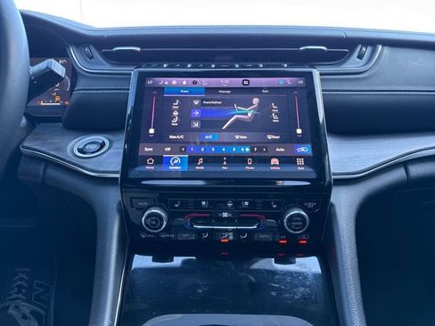 Used 2022 Jeep Grand Cherokee L Overland w/ Advanced Protech Group III AWD/4WD image 22