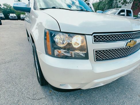 Used 2013 Chevrolet Avalanche LTZ AWD/4WD image 47