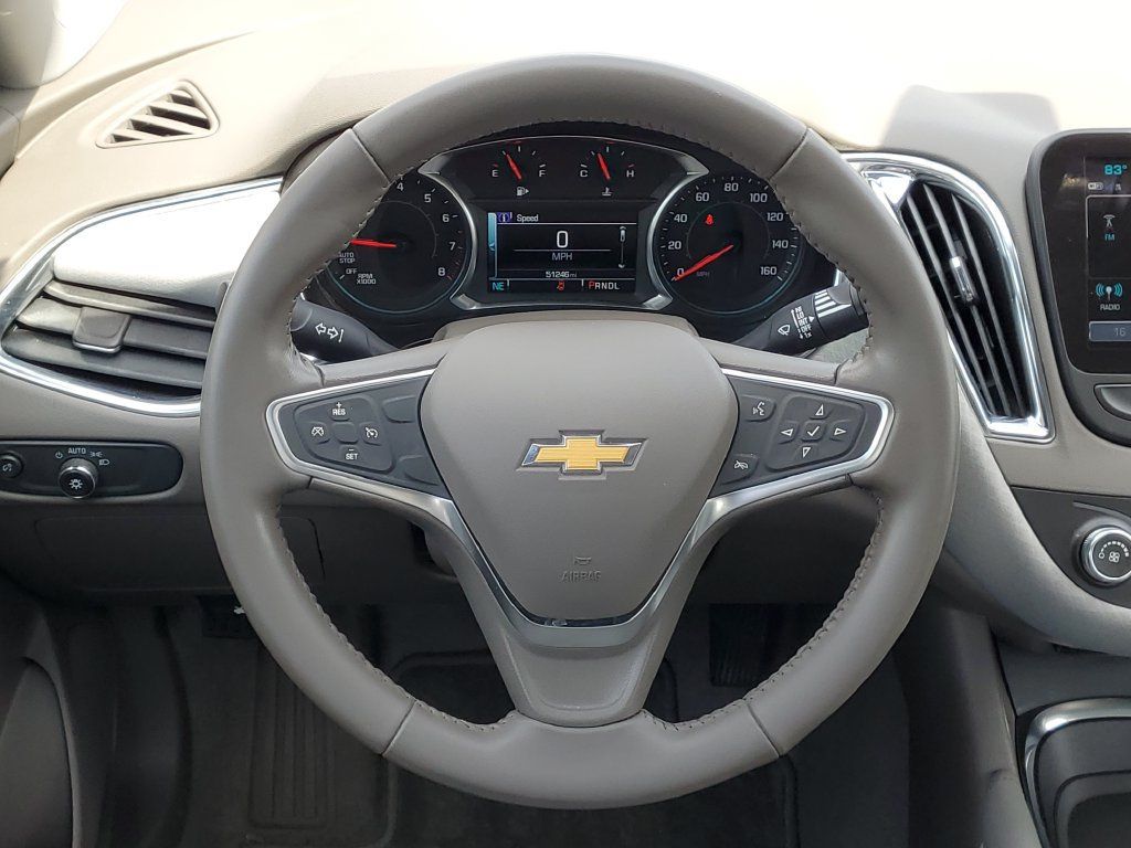 Used 2018 Chevrolet Malibu LT FWD image 25