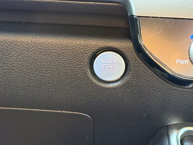Used 2025 Kia Carnival SX w/ SX Dark Edition Package FWD image 19