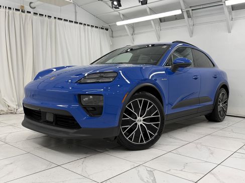 New 2026 Porsche Macan 4 Electric image 7