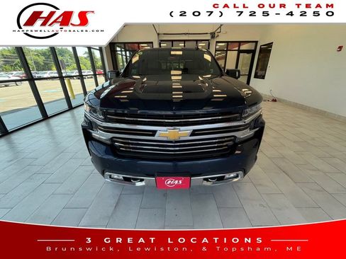 Used 2019 Chevrolet Silverado 1500 High Country w/ Technology Package AWD/4WD image 9