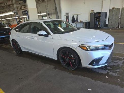 Used 2024 Honda Civic Sport Touring image 2