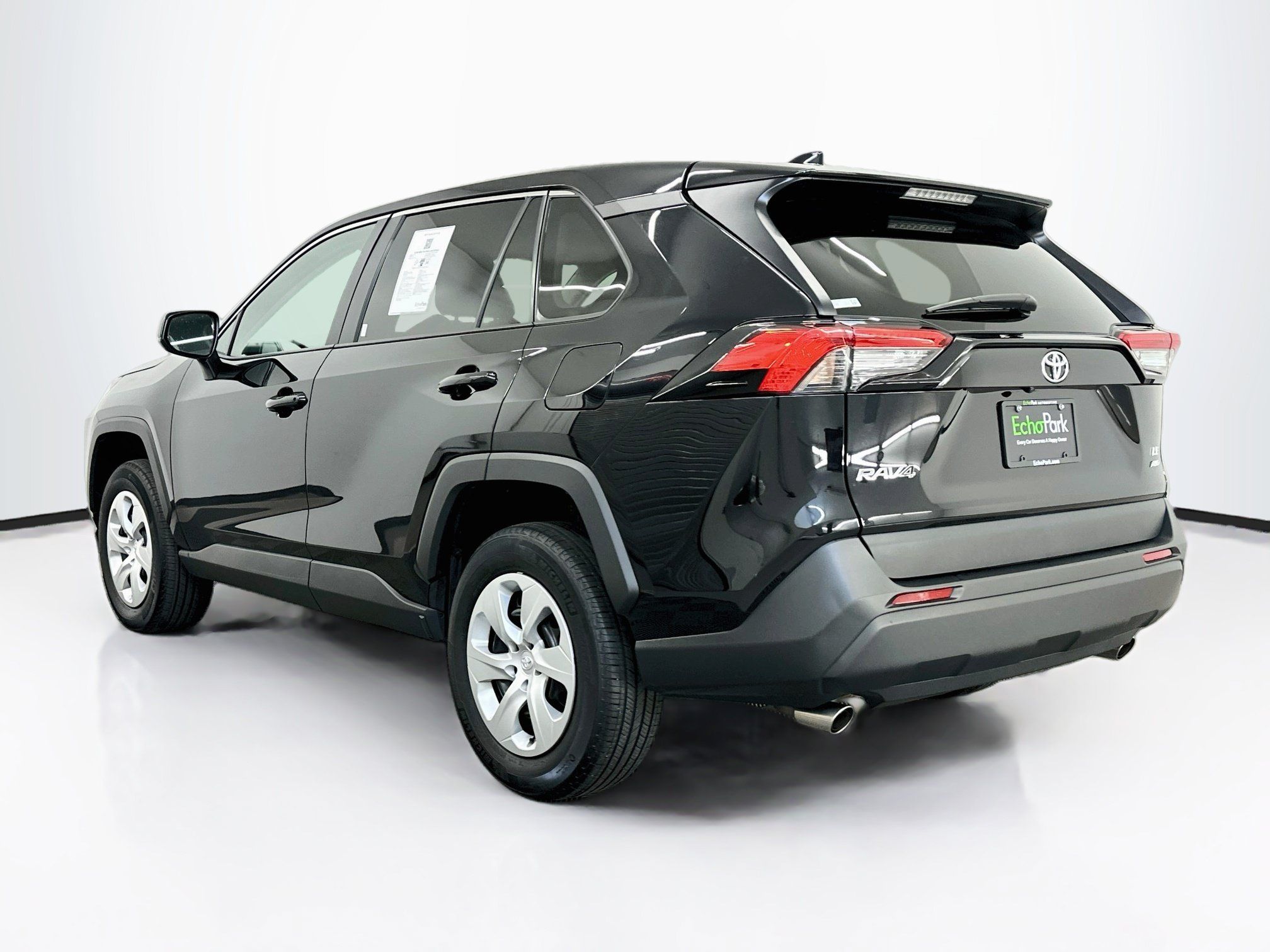 Used 2025 Toyota RAV4 LE AWD/4WD image 5