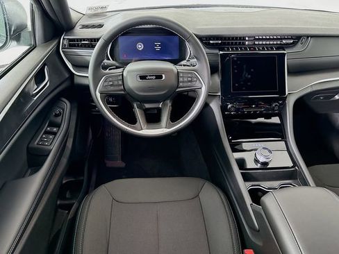 New 2025 Jeep Grand Cherokee Laredo image 20