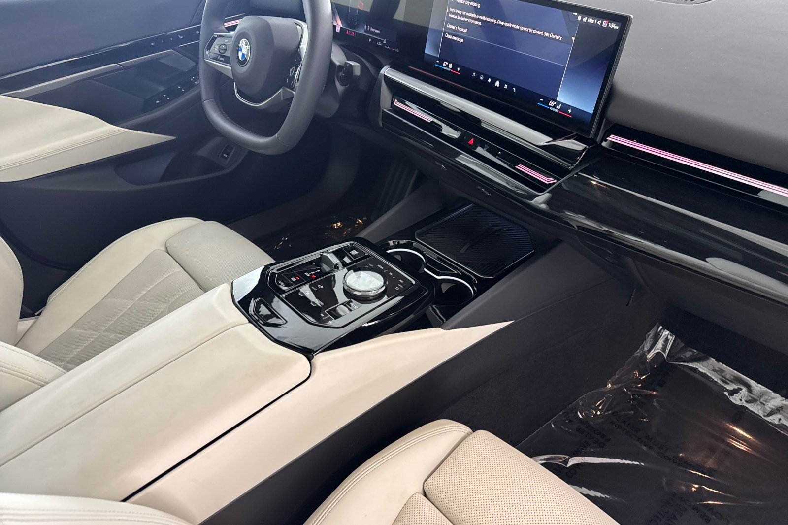Used 2026 BMW 530i w/ Premium Package RWD image 34