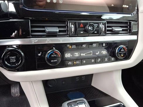 New 2026 Nissan Pathfinder SL AWD/4WD image 10