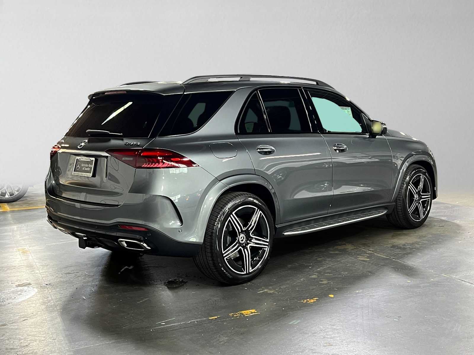 New 2026 Mercedes-Benz GLE 450e 4MATIC image 3