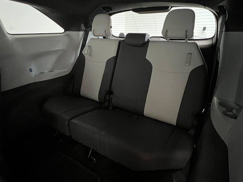 Used 2021 Toyota Sienna XSE AWD/4WD image 10