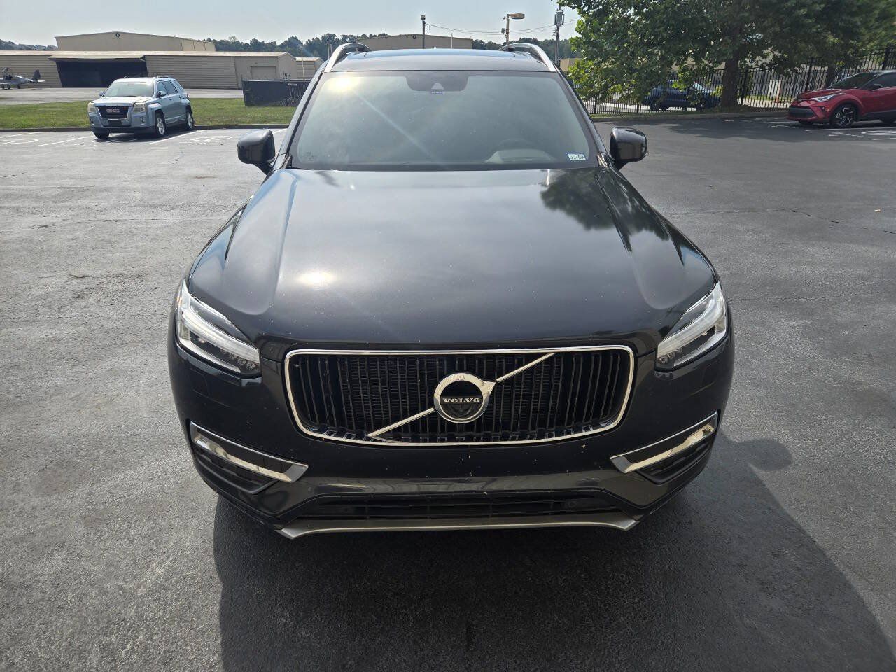 Used 2017 Volvo XC90 T6 Momentum w/ Vision Package AWD/4WD image 3