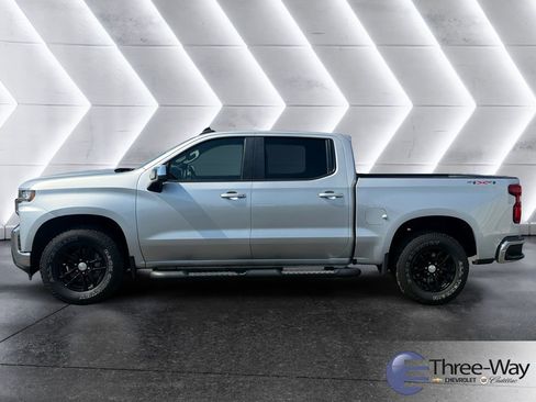 Used 2021 Chevrolet Silverado 1500 LT AWD/4WD image 2