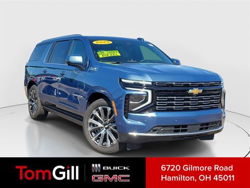 Used 2025 Chevrolet Suburban High Country AWD/4WD image 1