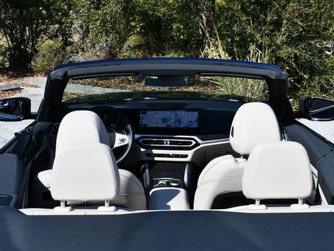 Used 2024 BMW M440i Convertible w/ Premium Package image 57