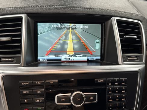 Used 2014 Mercedes-Benz GL 450 4MATIC image 11