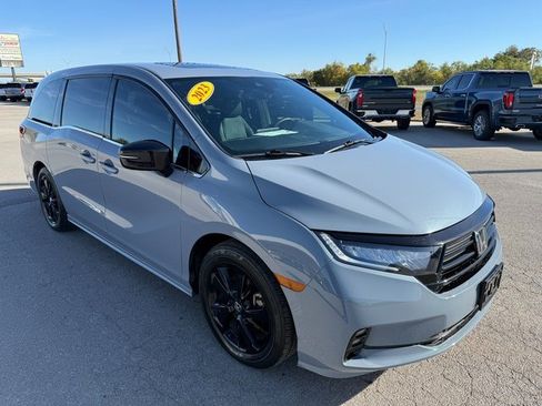 Used 2023 Honda Odyssey Sport image 8