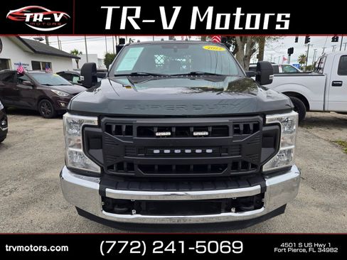 Used 2022 Ford F250 XL w/ Power Equipment Group RWD image 2