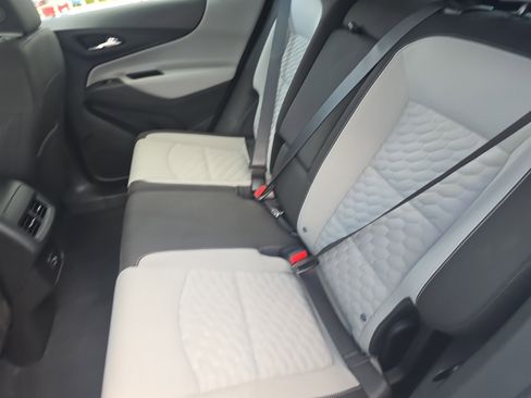 Used 2021 Chevrolet Equinox LS image 12