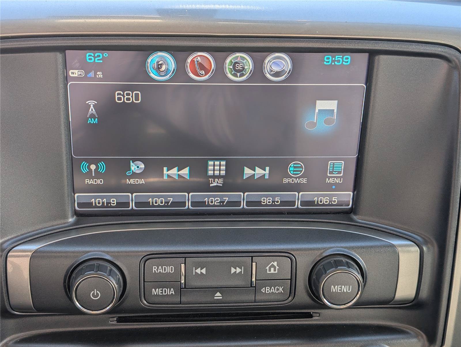 Used 2018 Chevrolet Silverado 1500 LT w/ All Star Edition AWD/4WD image 25