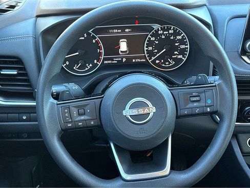 Used 2023 Nissan Rogue SV FWD image 14