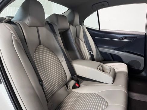 Used 2021 Toyota Camry SE FWD image 13