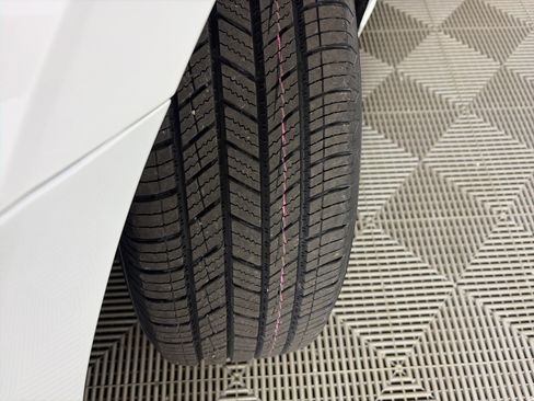 Certified 2022 Hyundai Elantra SEL FWD image 2
