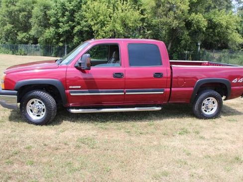 Used 2004 Chevrolet Silverado 2500 LT AWD/4WD image 3