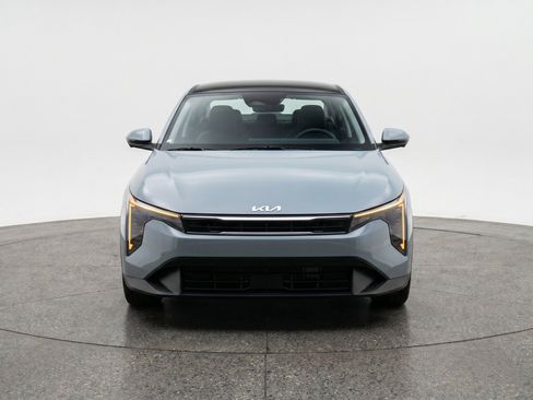 Used 2025 Kia K4 FWD image 2