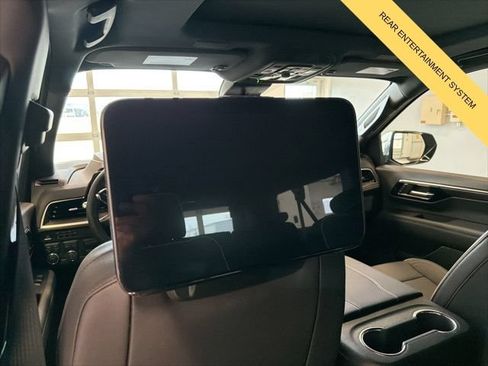 New 2026 Chevrolet Suburban Premier AWD/4WD image 4