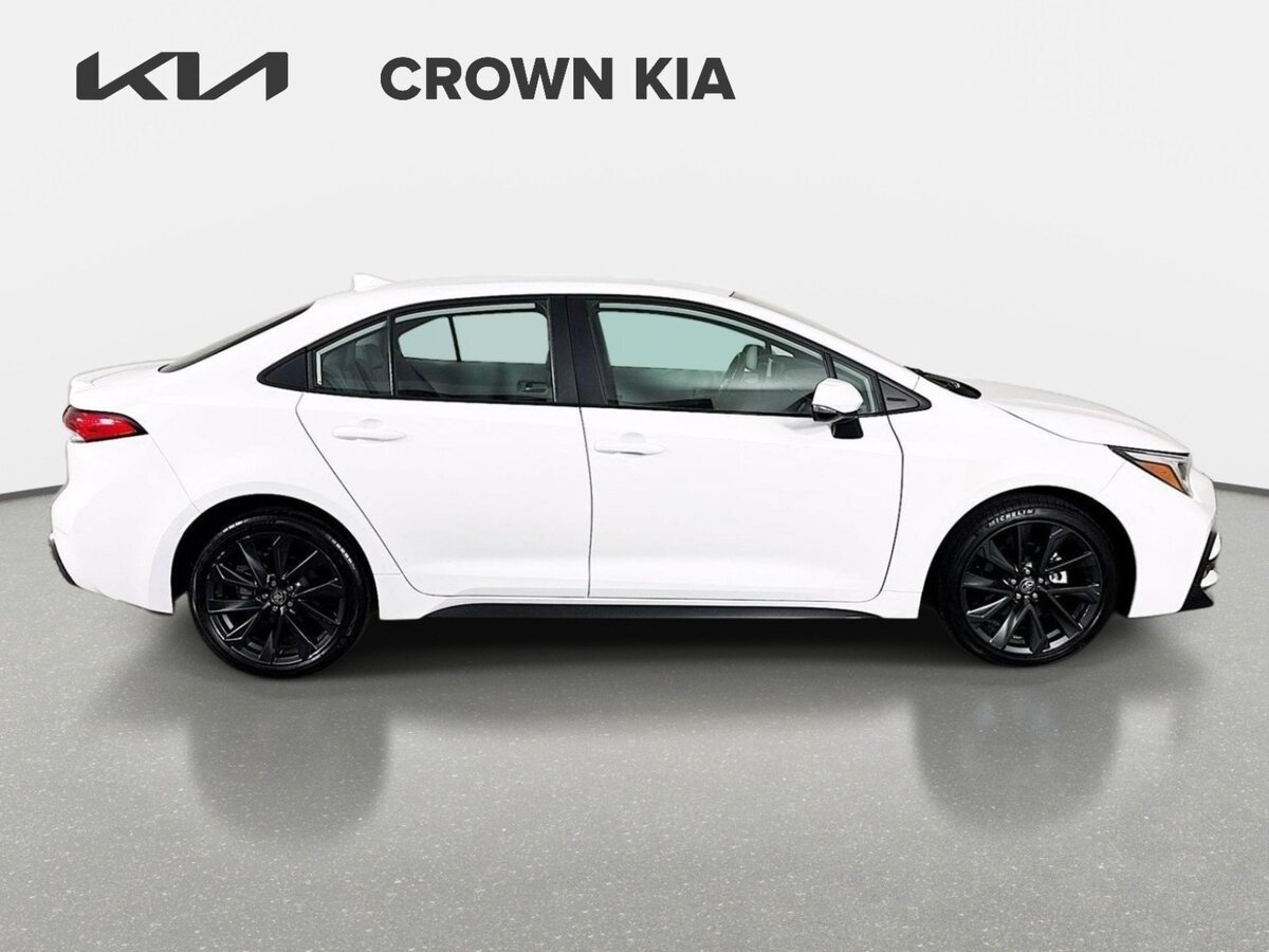 Used 2024 Toyota Corolla SE FWD image 4