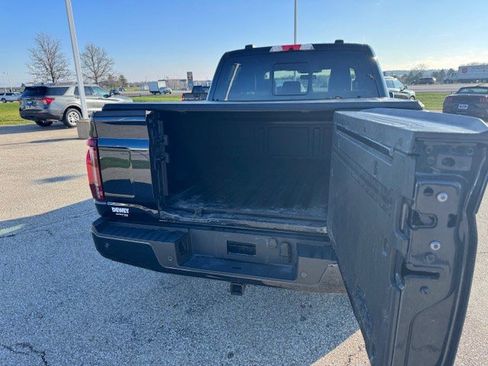 Certified 2025 Ford F150 Platinum w/ Equipment Group 702A High AWD/4WD image 8