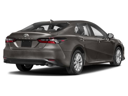 Used 2024 Toyota Camry XSE FWD image 2