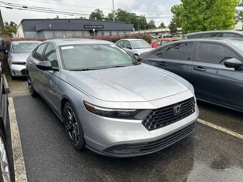 Used 2025 Honda Accord Sport image 2