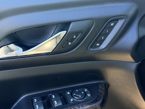 Certified 2023 GMC Acadia Denali w/ Denali Ultimate Package image 19