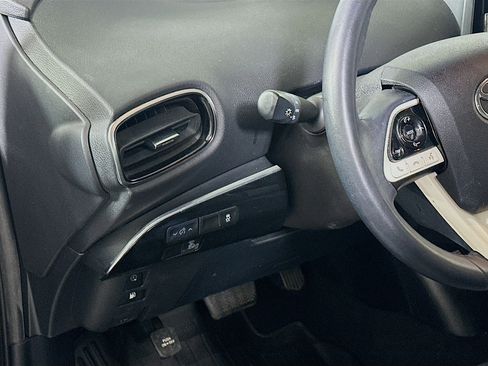 Used 2019 Toyota Prius Prime Premium image 16