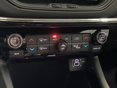 New 2026 Jeep Compass Latitude w/ Sun and Sound Group image 28