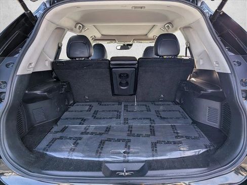 Used 2018 Nissan Rogue SL w/ Premium Package image 6