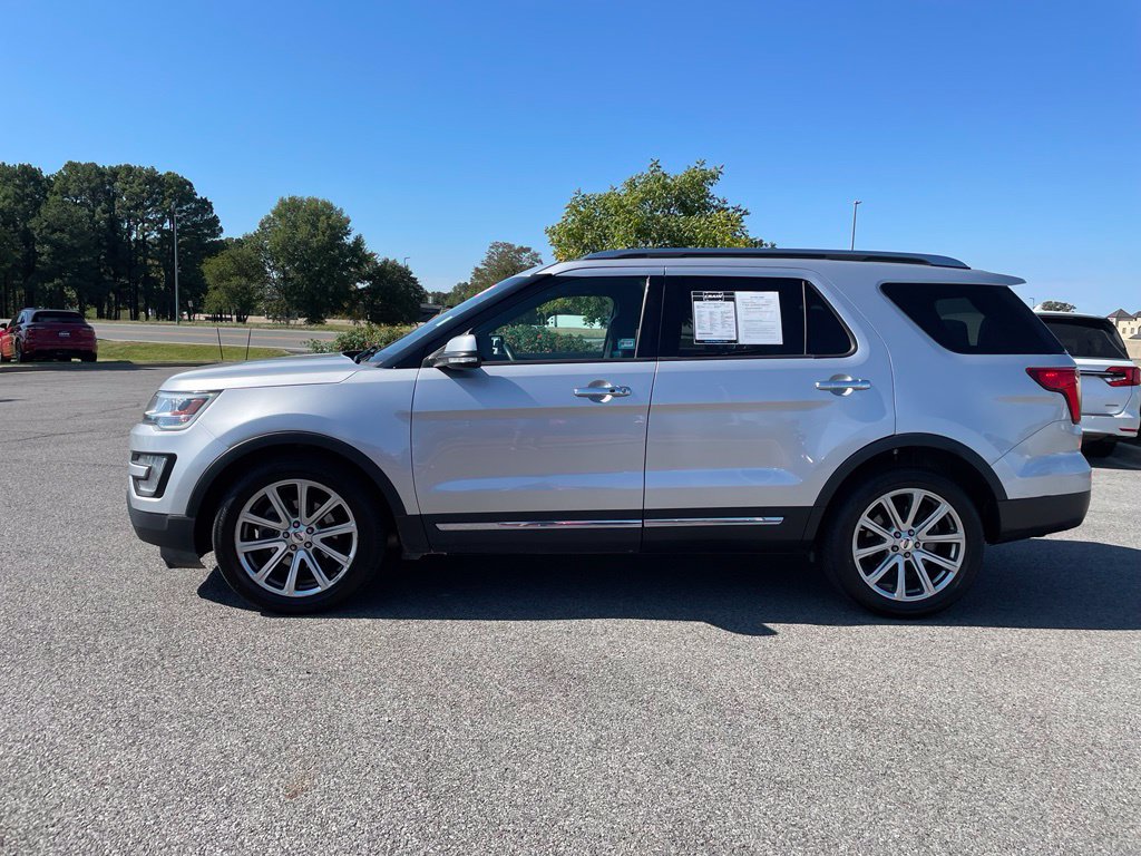 Used 2017 Ford Explorer Limited FWD image 4