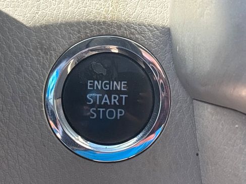 Used 2018 Toyota Highlander Limited image 7