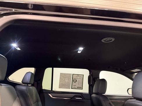 Used 2025 GMC Acadia AT4 image 16