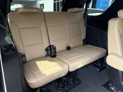Used 2024 Chevrolet Tahoe Premier w/ Advanced Technology Package RWD image 38