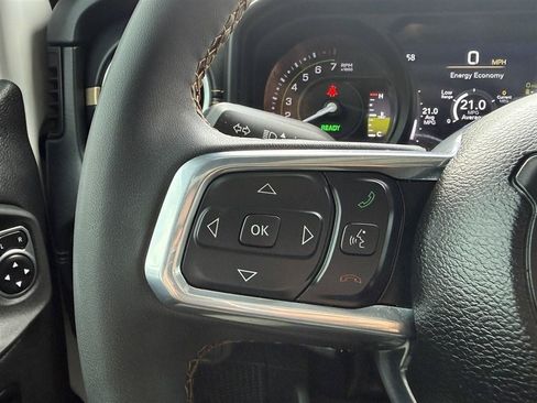 Used 2024 Jeep Wrangler Unlimited Sahara w/ Technology Group AWD/4WD image 46