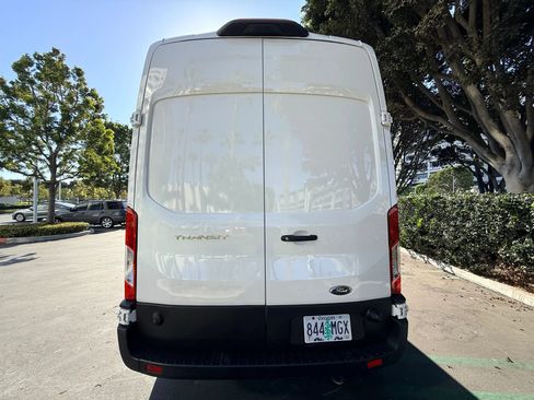 Used 2024 Ford Transit 250 148 High Roof RWD image 3