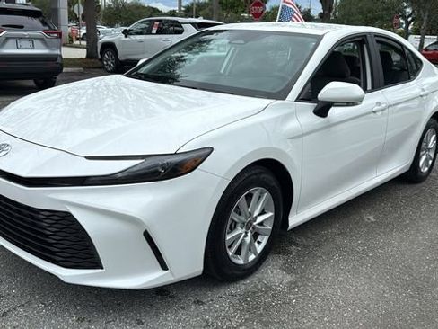 Certified 2025 Toyota Camry LE image 3