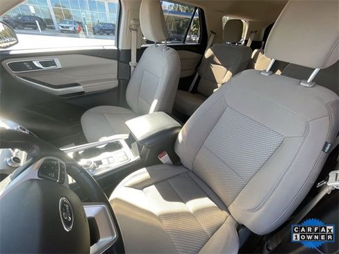 Used 2022 Ford Explorer XLT image 17