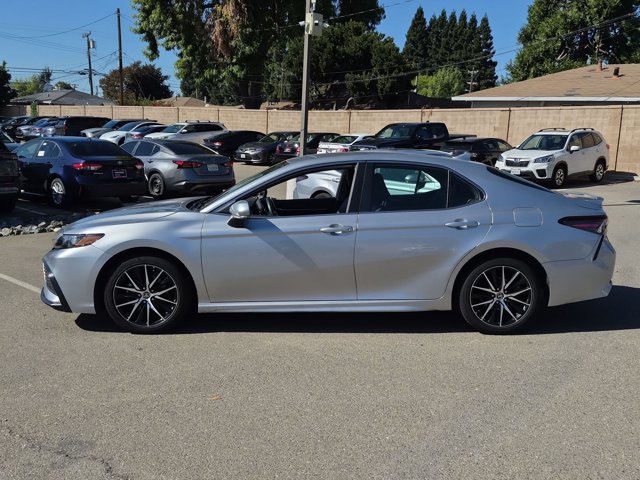 Used 2023 Toyota Camry SE FWD image 8