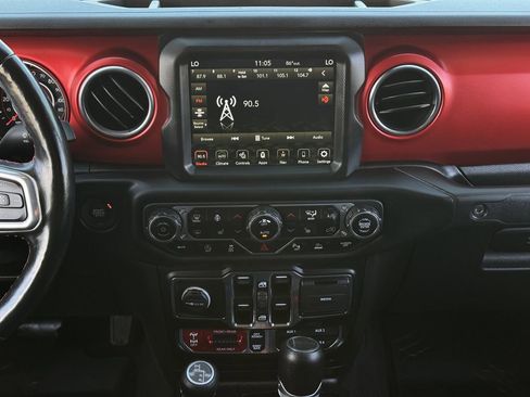 Used 2021 Jeep Gladiator Rubicon AWD/4WD image 17