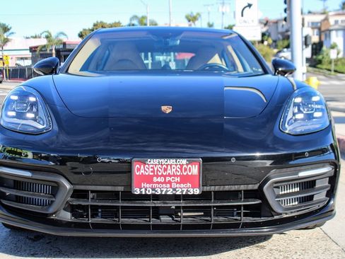 Used 2021 Porsche Panamera w/ Premium Package image 10